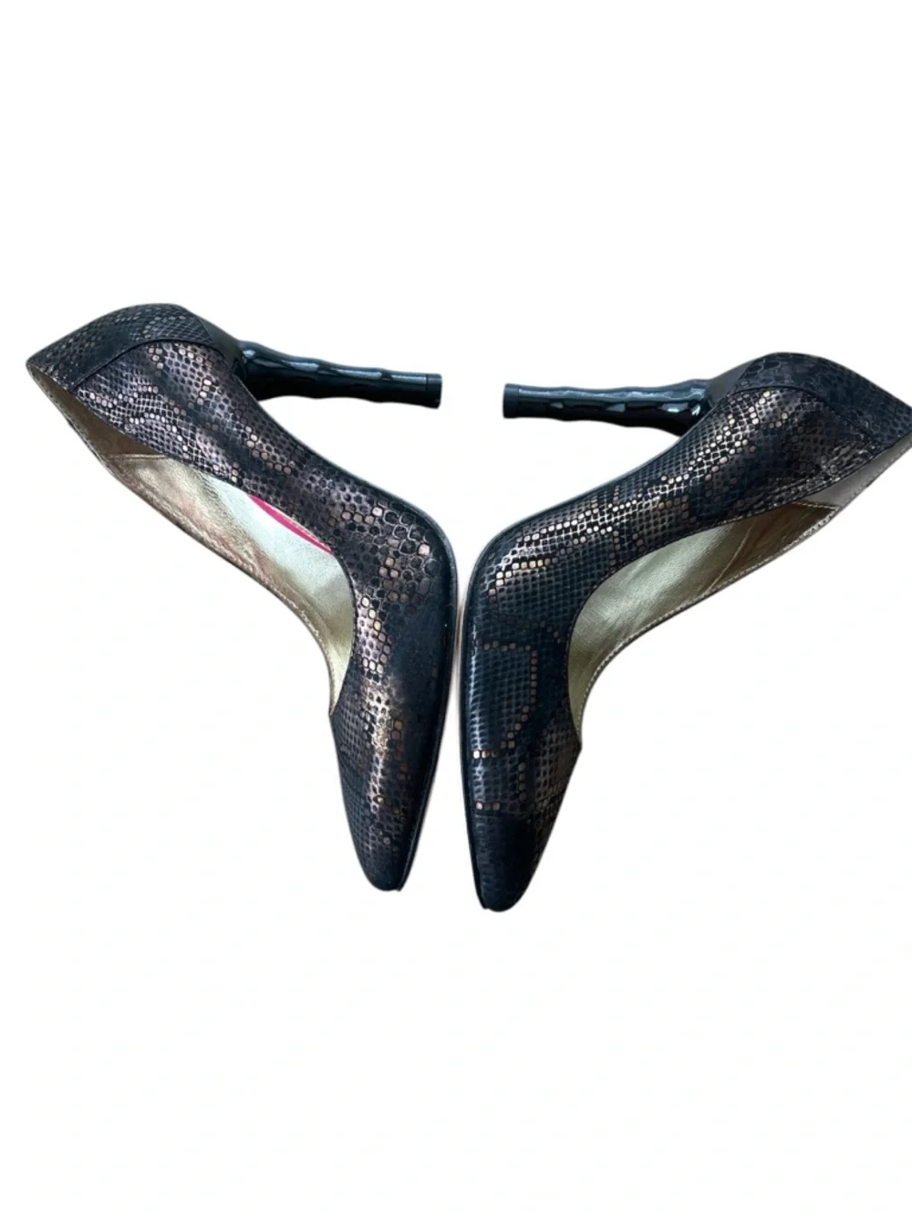 Elaine Turner Black Snake-Texture Pointed Toe Pumps with Pink Lining - Picture 5 of 7